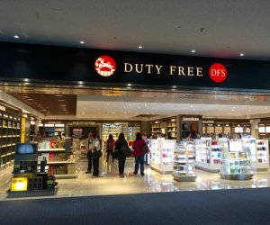 赴日本—品牌店机场免税店工作人员